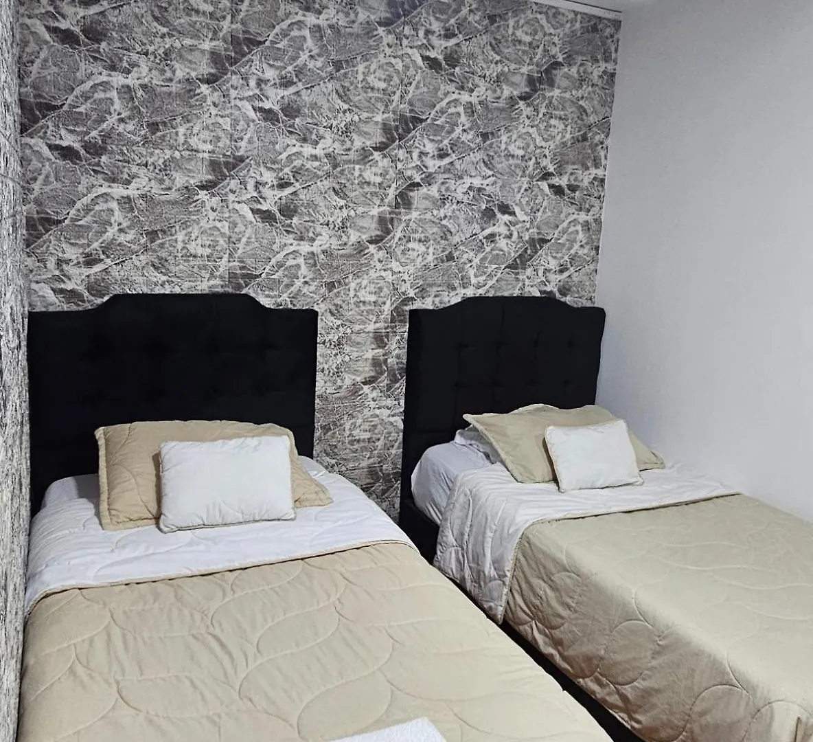 Colisseum Roma - El Cubo Movistar Campin Bed & Breakfast Bogota 0*,  Colombia